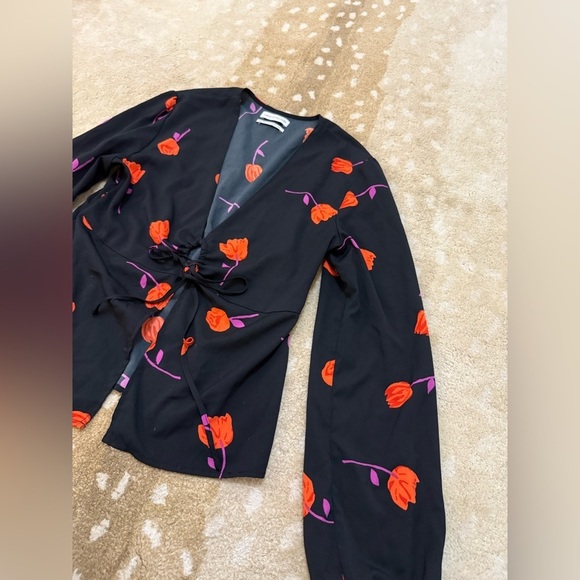 Urban Outfitters black purple orange floral wrap blouse women’s size medium - Picture 5 of 9